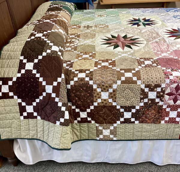 Susquehanna Compass King Size Hand-Stitched Quilt - Image 3